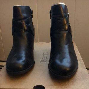 Born ankle boot